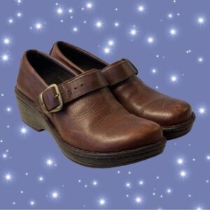Vintage Brown Clogs Size 8 Born